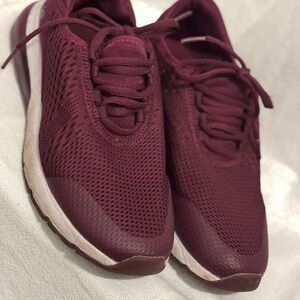 Pre-owned AVIA sneakers Maroon Athletic Shoes (#21)